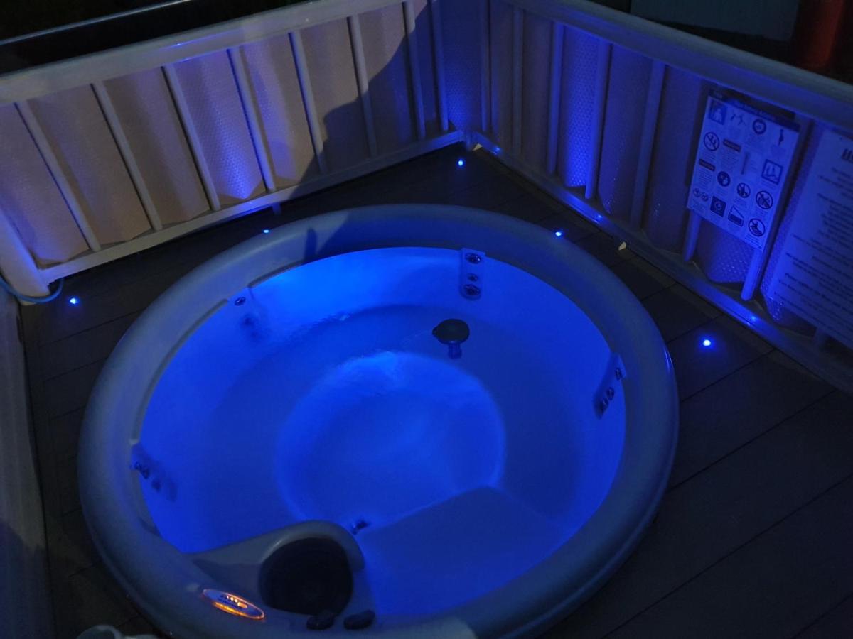 Relaxing Breaks With Hot Tub At Tattershal Lakes 3 Bedroom Tattershall Bagian luar foto
