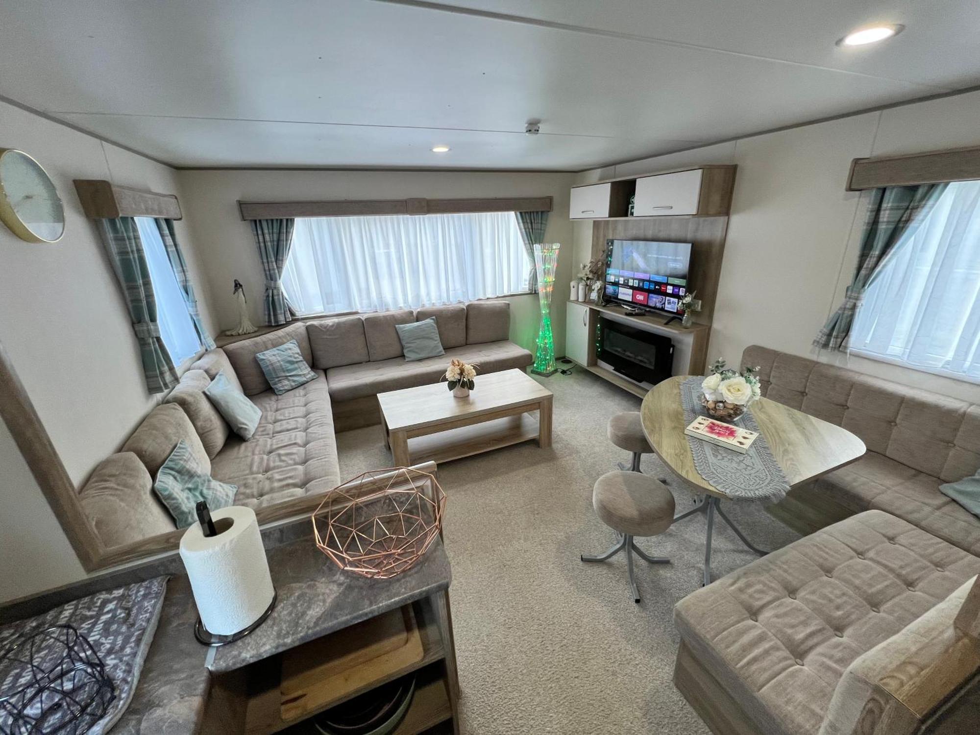 Relaxing Breaks With Hot Tub At Tattershal Lakes 3 Bedroom Tattershall Bagian luar foto